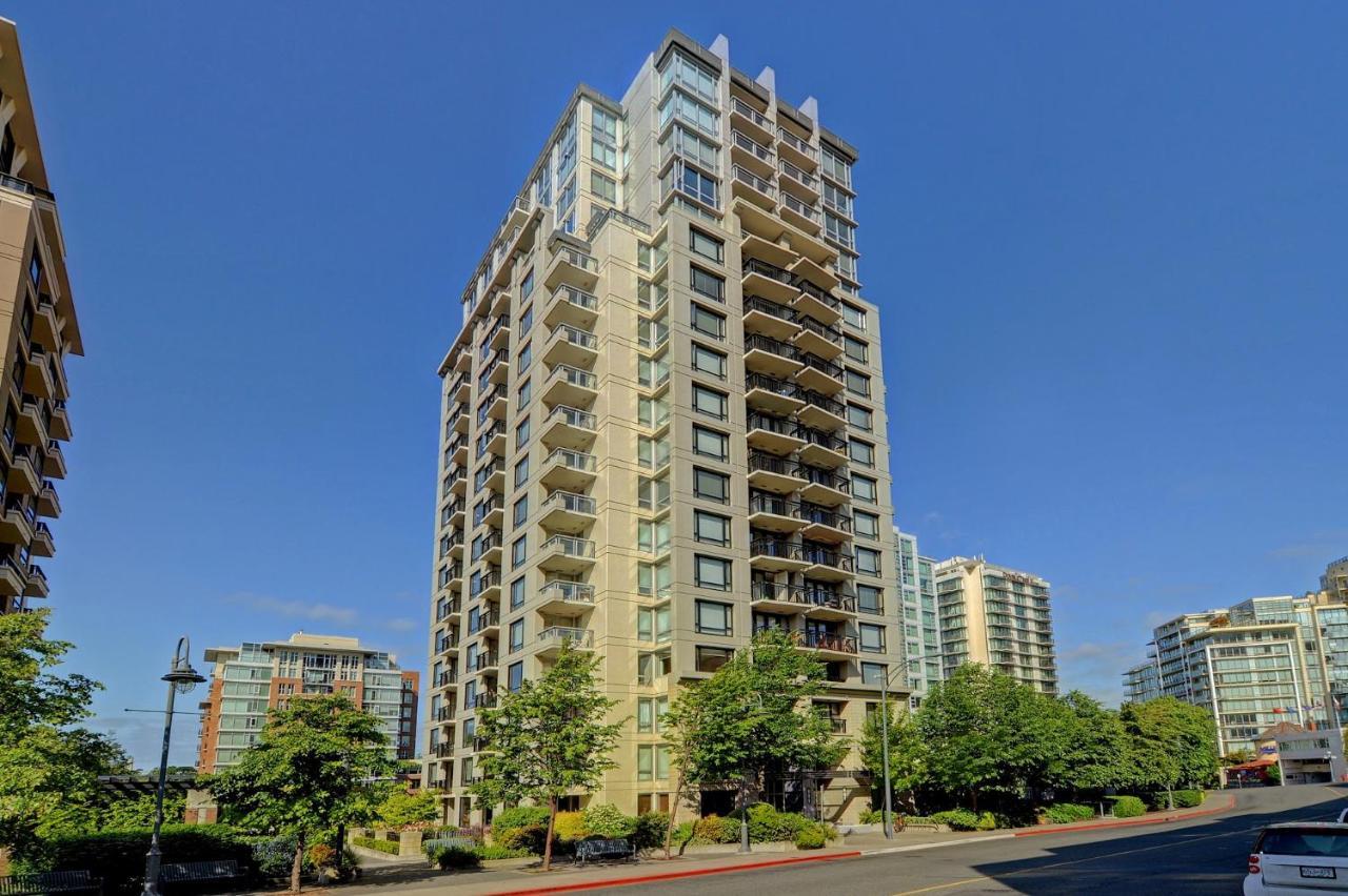 The Astoria Flair Apartment Victoria Exterior photo